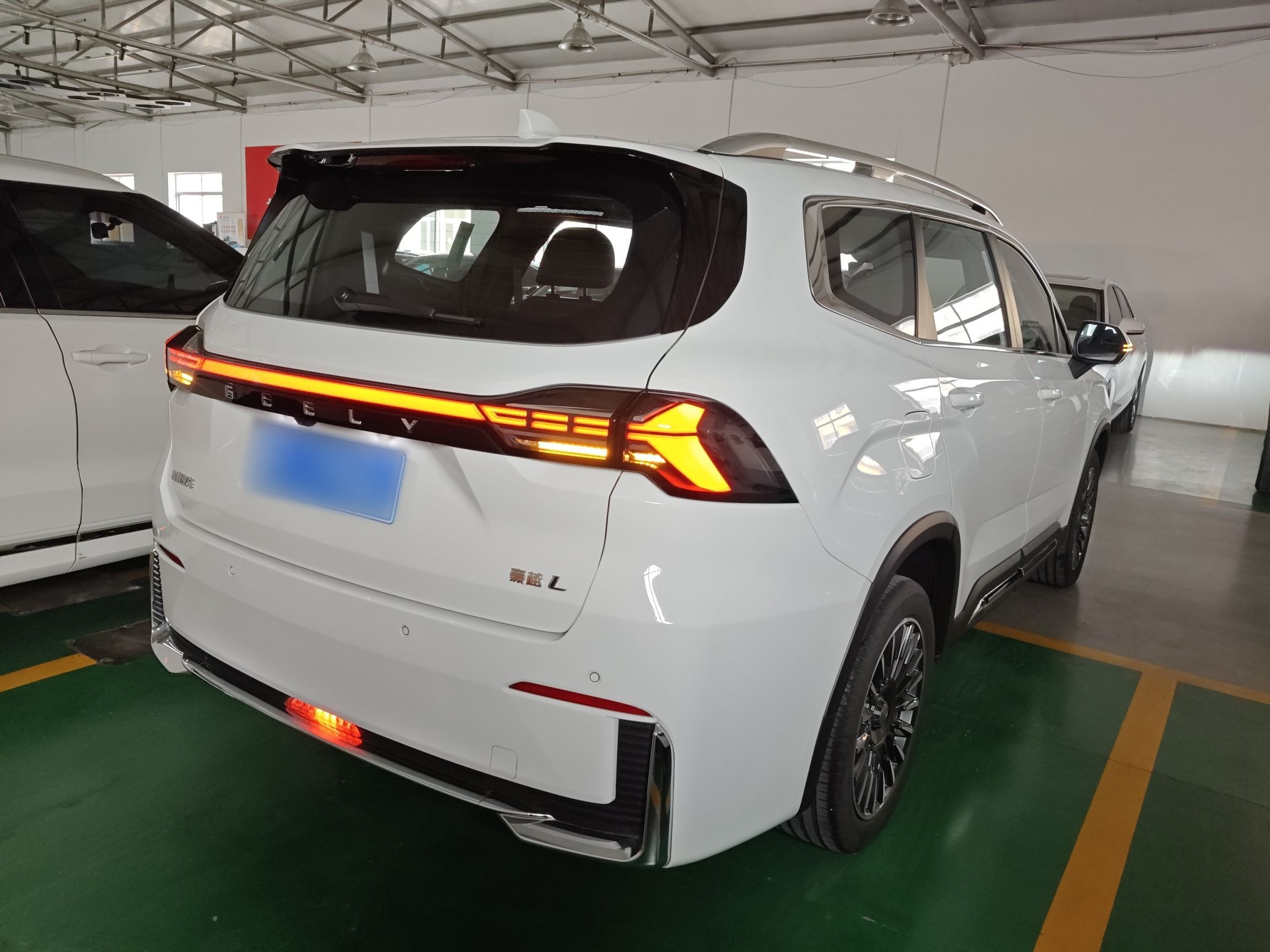 Geely Auto Haoyue L 2025 2.0T DCT Luxury Edition — снимка 6
