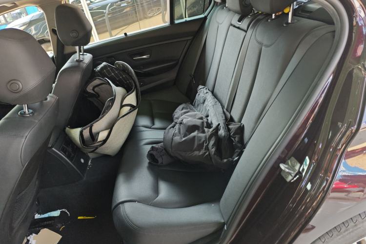 Used BMW 3 Series 2016 320Li Fashion Model Left Rear Seat