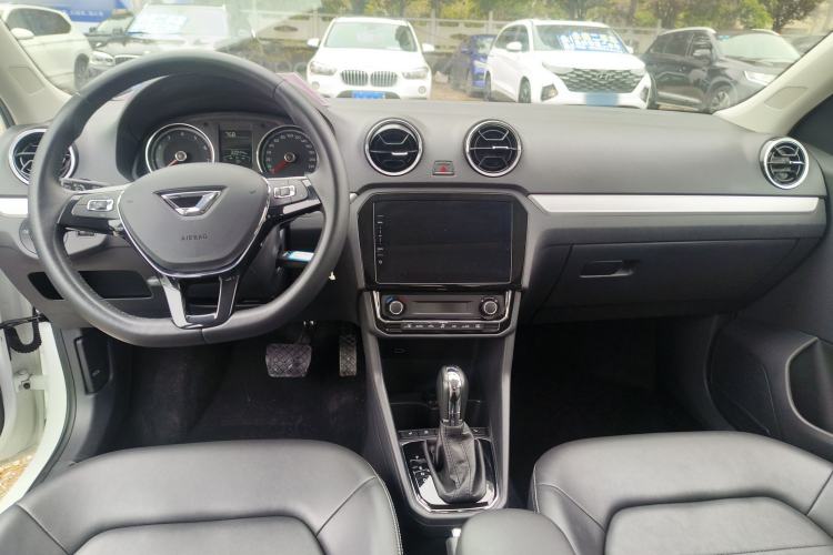 Used Jetta VA3 2021 1.5L Automatic Glory Edition Center Console