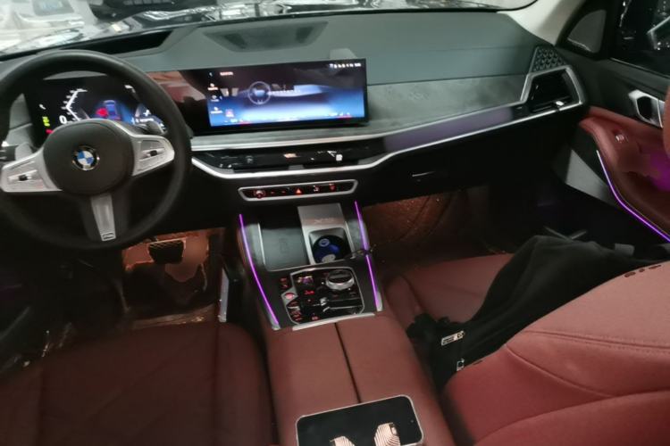 Used BMW X5 2023 xDrive 30Li Luxury M Sport Night Edition Package Center Console