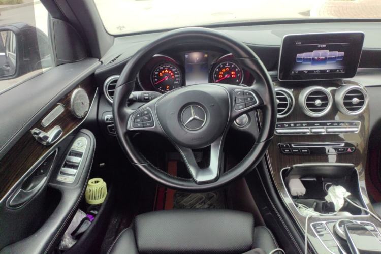 Used Mercedes-Benz GLC 2016 GLC 260 4MATIC Luxury Model
