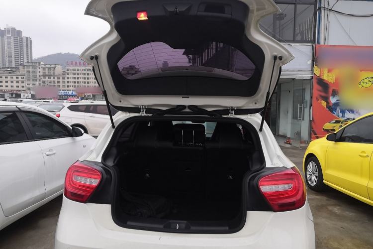 Used Mercedes-Benz A-Class 2015 A 200 Fashion Model
