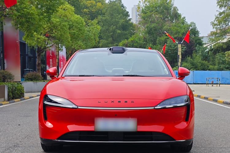 Used Hima Luxeed S7 2025 785 km Ultra