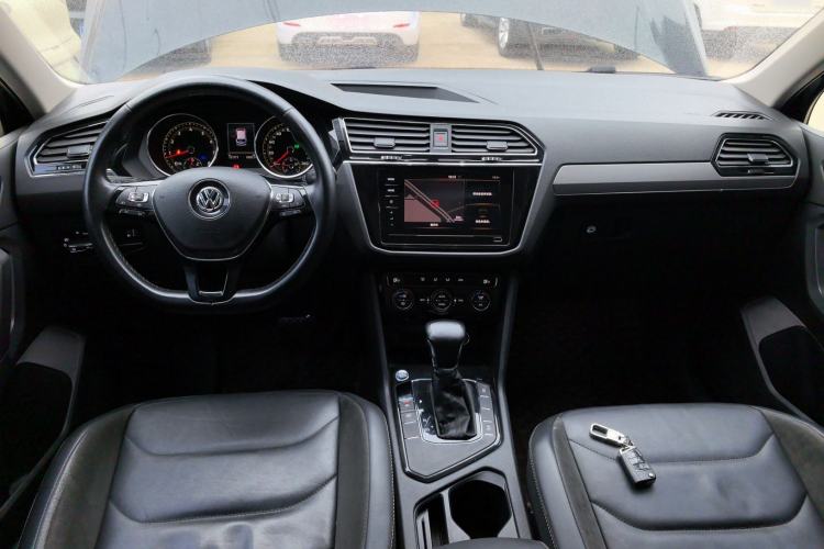 Used Volkswagen Tiguan L 2019 Updated Version 330TSI Automatic Two-Wheel Drive Panoramic Comfort Edition China VI Standard
