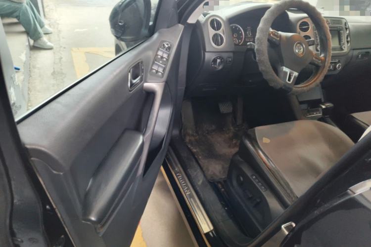 Used Volkswagen Tiguan 2010 2.0 TSI Automatic All-Wheel Drive Flagship Navigation Edition
