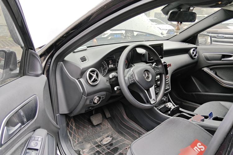 Used Mercedes-Benz A-Class 2015 A 180 Standard Model Driver Seat