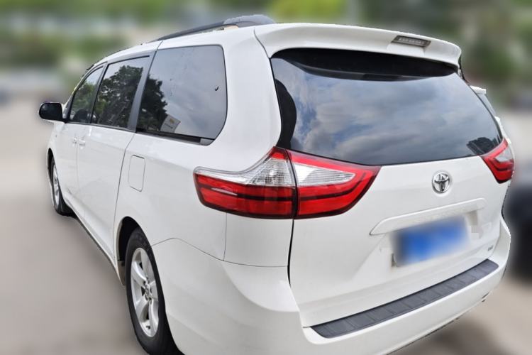 Used Toyota SIENNA  Rear Left 45 Deg