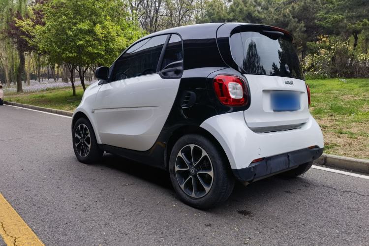 Used smart fortwo 2015 1.0L 52 kW Hardtop Passion Edition Exterior 5