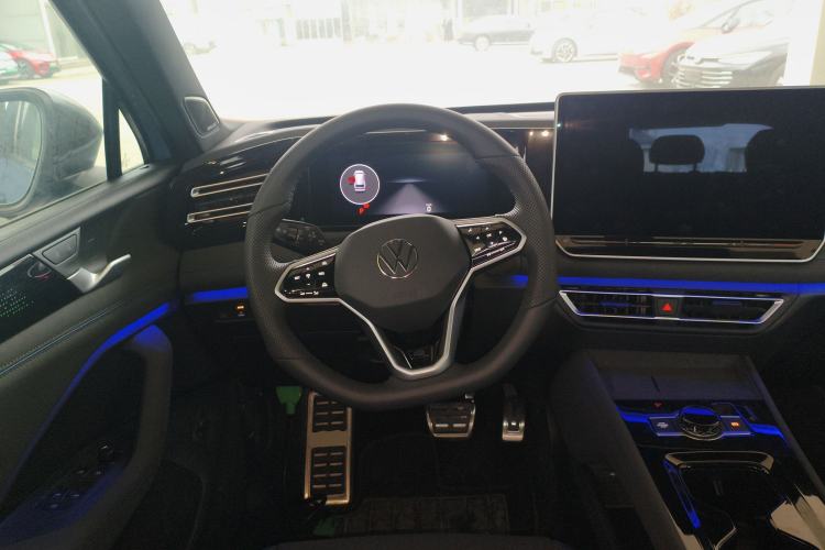 Used Volkswagen Tiguan L 2026 Model, PRO 380TSI Four-Wheel Drive R-Line Smart Luxury Edition Steering Wheel