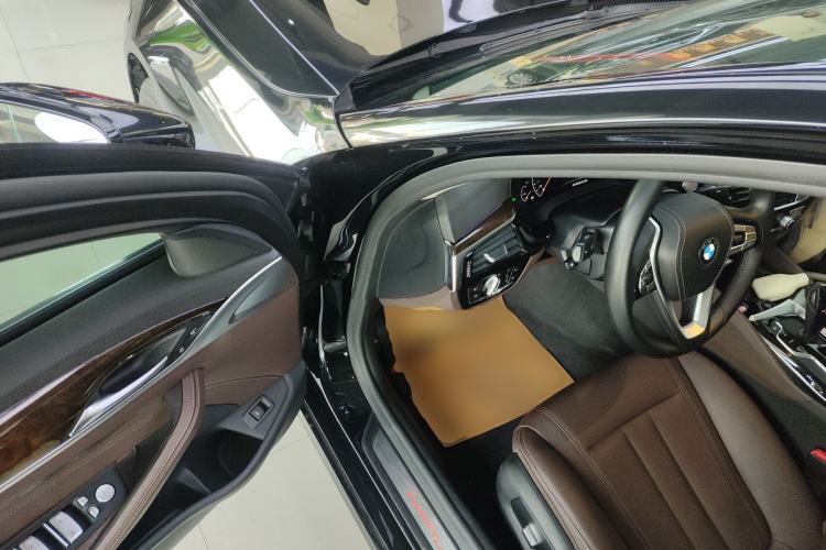 Used BMW 5 Series 2019 525Li Luxury Package