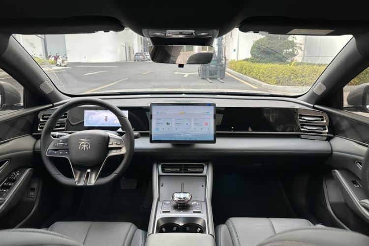 Used BYD Qin L 2024 DM-i 120KM Beyond Model
