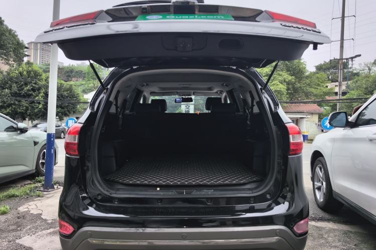 Used JMC Yusheng S350 2014 2.4T Automatic 2WD Diesel Luxury Version with Sunroof 7 Seats Trunk