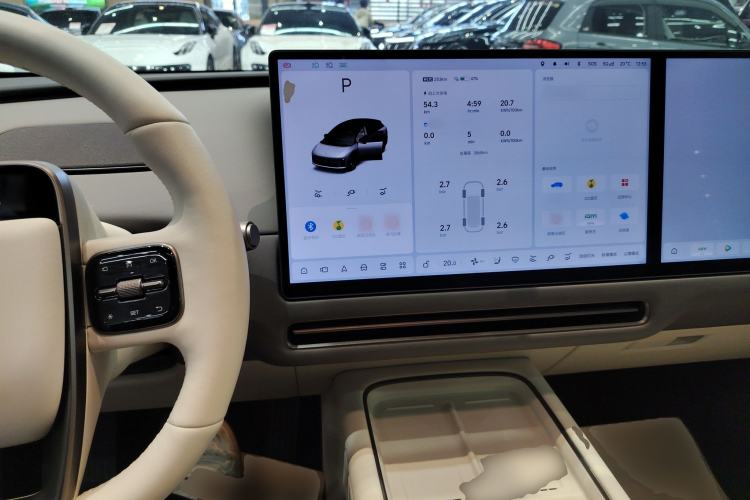 Used Li Auto i6 2025 Model Four-Wheel-Drive Standard Type Center Console