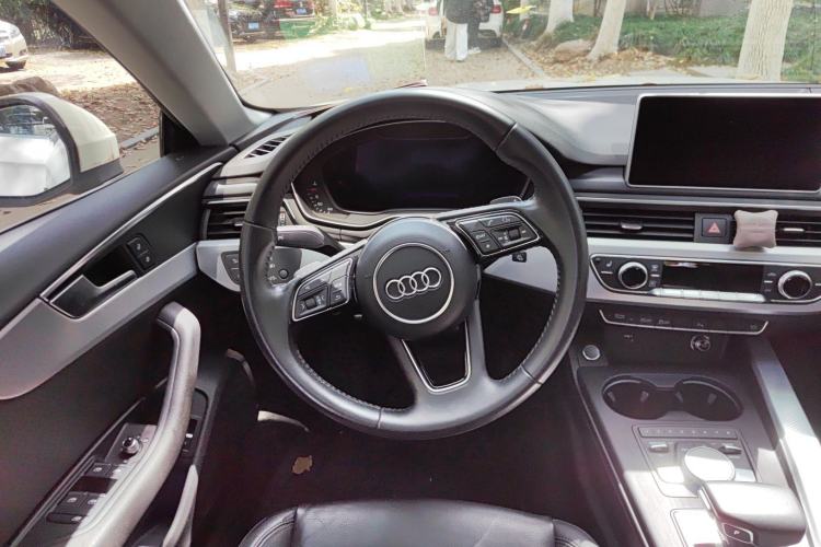Used Audi A5 2019 Sportback 45 TFSI Fashion Model Steering Wheel