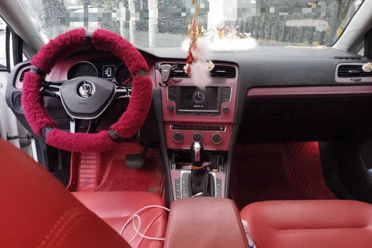 Used Volkswagen Golf 2017 1.6L Automatic Comfort Million-Vehicle Anniversary Edition