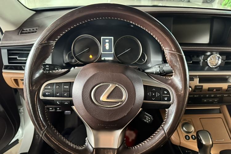 Used Lexus ES 2016 200 Midnight Special Limited Edition
