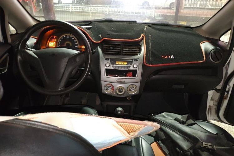 Used Chevrolet Sail 2013 Sedan 1.4L Manual - Youyi Happiness Edition Center Console