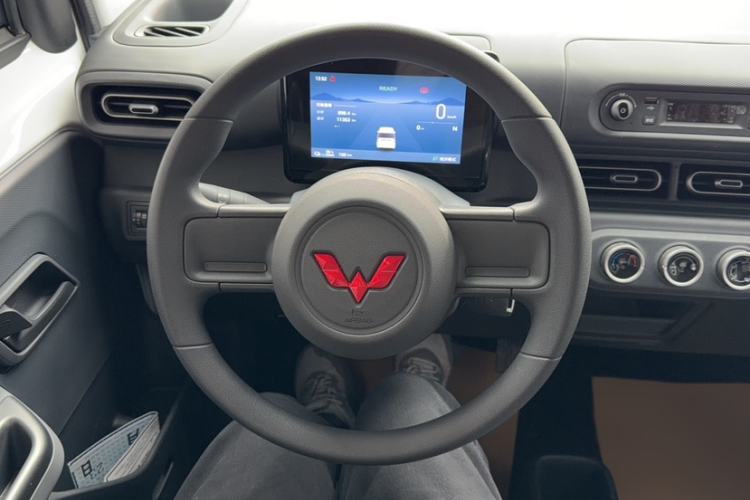 Used Wuling Zhiguang New Energy 2025 Model 305km Ambitious Edition Interior 1