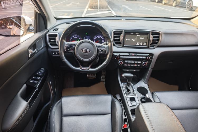 Used Kia KX5 2017 1.6T Automatic Two-Wheel Drive 15th Anniversary Special Edition DLX Interior 5