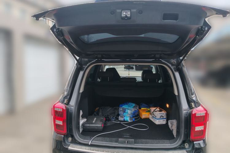 Used GAC Trumpchi GS7 2017 320T Two-Wheel-Drive Luxury Smart Connectivity Model Trunk