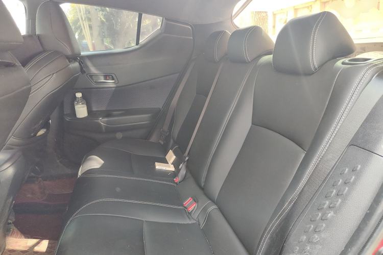 Used Toyota C-HR 2018 2.0L Leading with Sunroof China VI Standard
