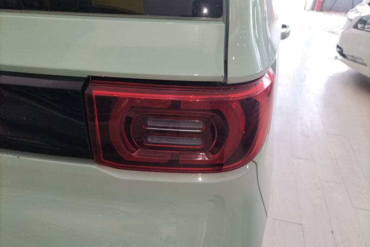 Used Wuling Hongguang MINIEV 2021 Macaron Premium Model – Lithium Iron Phosphate Right Rear Taillight