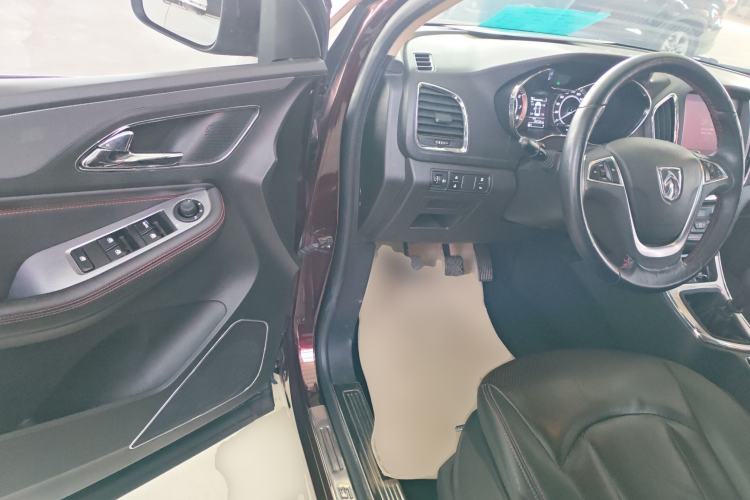 Used Baojun 560 2016 1.8L Manual Luxury Edition
