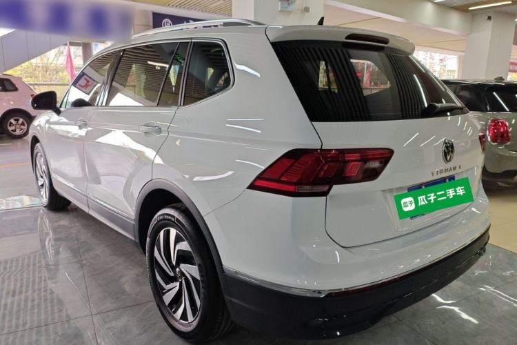 Used Volkswagen Tiguan L 2025 Model, Outstanding Version, 300TSI Automatic Two-Wheel Drive Longteng Edition
