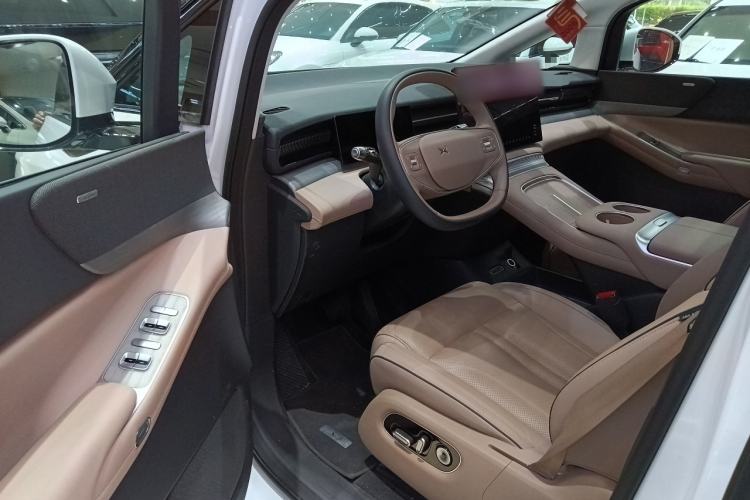 Used XPeng X9 2025 740 Ultra-Long Range Max Driver Seat