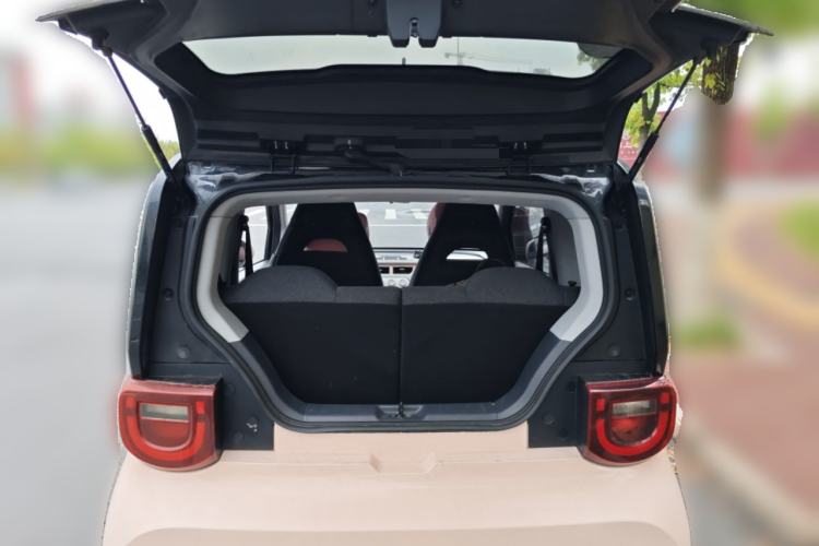 Used Chery QQ Ice Cream 2022 170km Sundae Phosphate Lithium-Ion Trunk