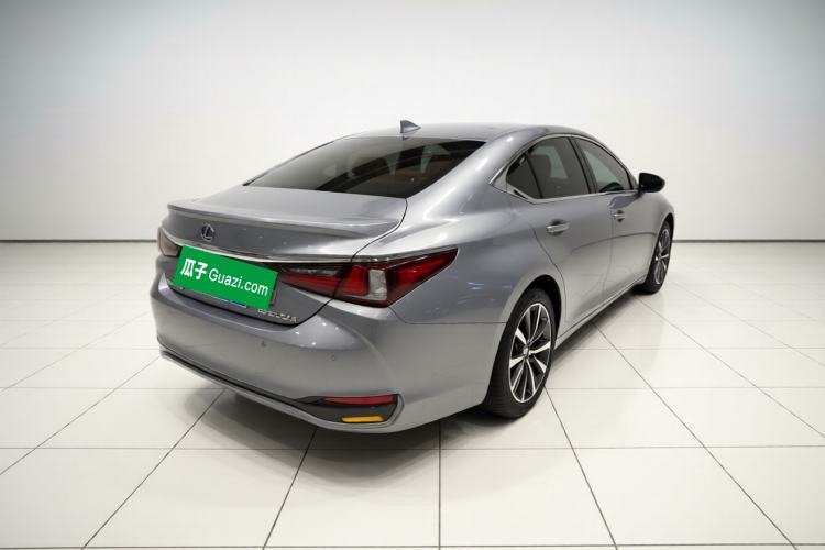 Used Lexus ES 2018 300h Premier Edition China VI Standard
