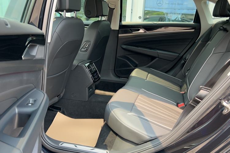 Used Volkswagen Passat 2024 380TSI Dragon Glory Edition Interior 2