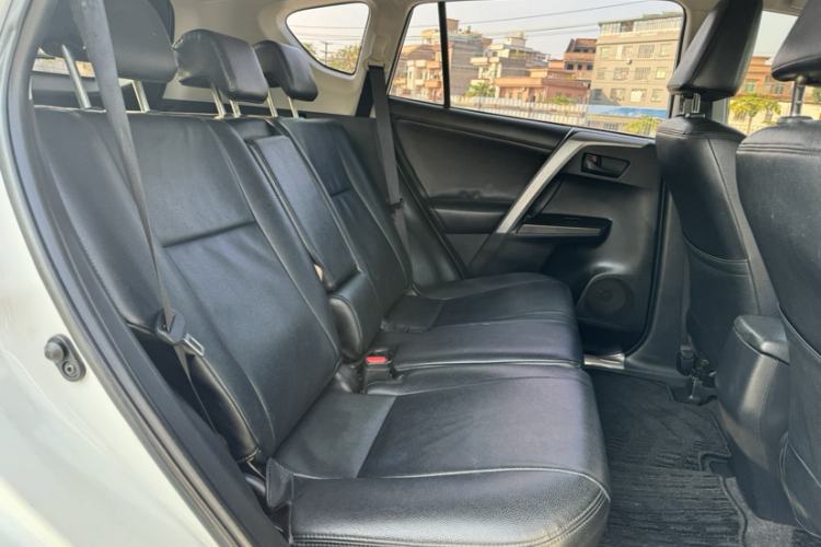 Used Toyota RAV4 2019 2.0L CVT Two-Wheel Drive Pioneer Edition China V Standard
