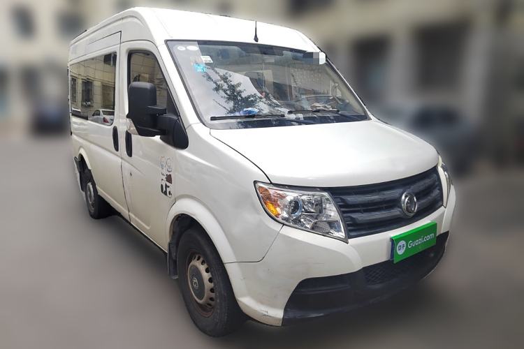 Used Dongfeng Yufeng 2018 2.3T Logistics Vehicle A100 Luxury Edition Short Wheelbase Mid-Roof Design 5–9 Seater
