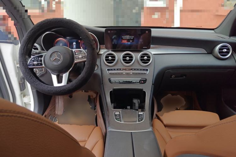 Used Mercedes-Benz GLC Coupe 2020 GLC 300 4MATIC Coupe SUV Center Console