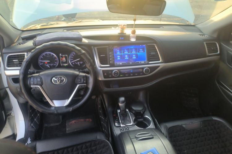 Used Toyota Highlander 2018 2.0T Four-Wheel Drive Luxury Version 7 Seats China VI Standard