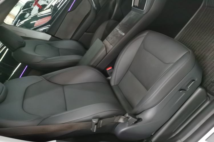 Used Tesla Model Y 2025 Rear-Wheel-Drive Version
