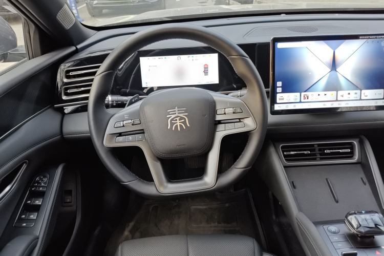 Used BYD Qin L 2025 DM-i Smart Drive 120KM Leading Model
