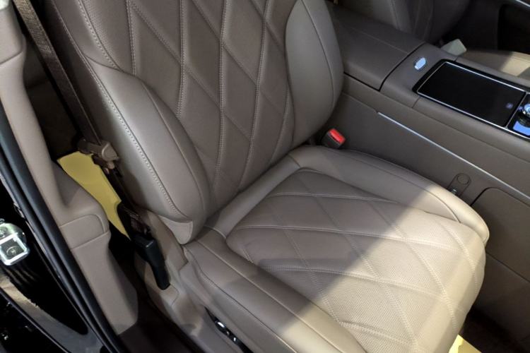 Used Hima AITO M9 2025 Extended-Range Ultra Version 52 kWh 5-Seater Edition Right Front Seat