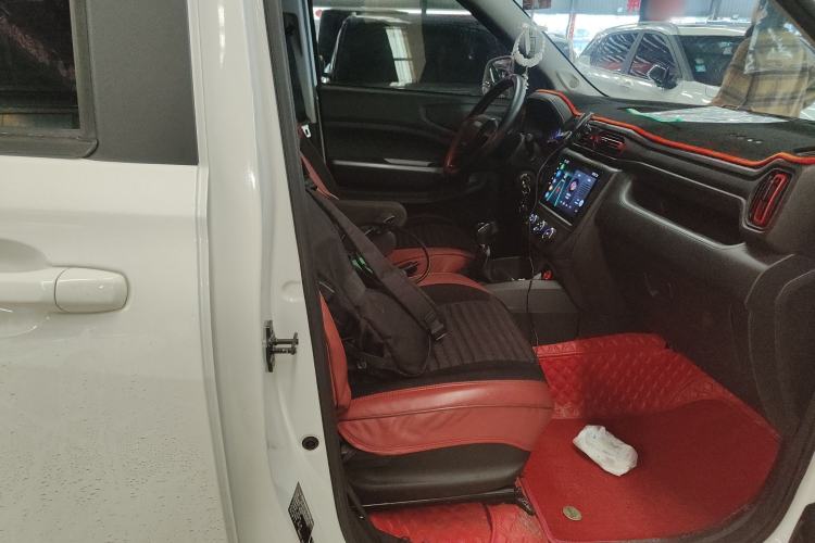 Used Dongfeng Fengon 380 2022 1.5L Comfort-Class Passenger Vehicle (Steel Spring) with 7 Seats
