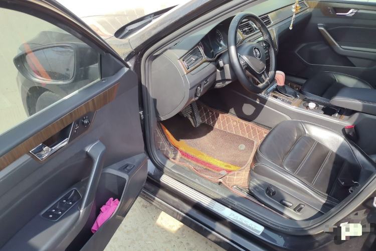 Used Volkswagen Passat 2017 330TSI DSG Luxury Edition Driver Seat