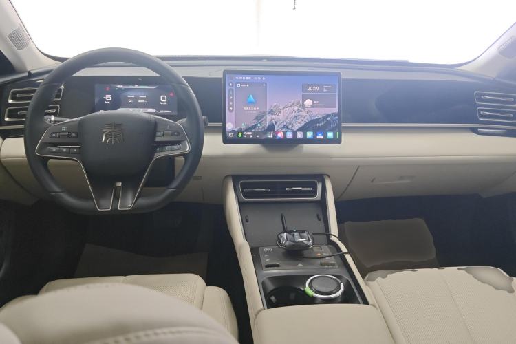 Used BYD Qin L 2024 DM-i 80KM Beyond Model Center Console