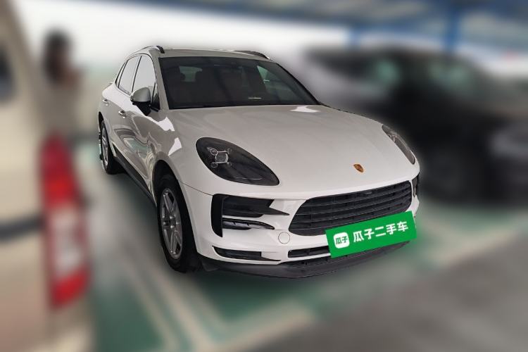 Used Porsche Macan 2021 Macan 2.0T Front Right 45 Deg