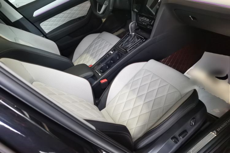 Used Volkswagen Magotan 2024 2 Million Units Zhongxiang Version 330TSI DSG Luxury Edition