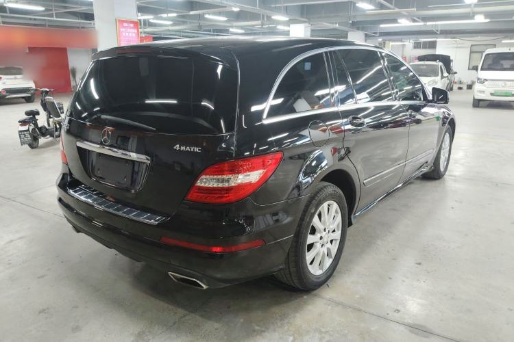 Used Mercedes-Benz R-Class 2017 R 320 4MATIC Business Edition Prestige Model
