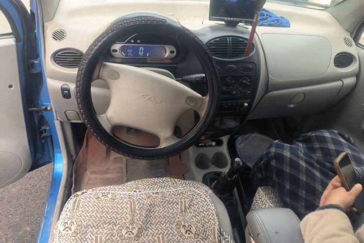 Used Chery QQ3 2012 Fashion Edition 1.0L Manual Champion Version Center Console