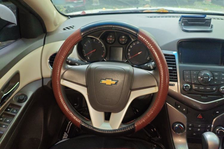 Used Chevrolet Cruze 2015 1.5L Classic SE AT Steering Wheel