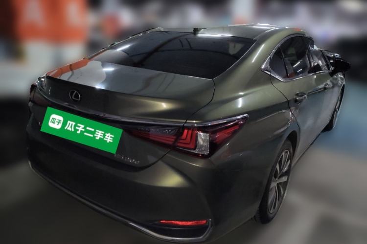 Used Lexus ES 2020 200 Excellence Edition Rear Right 45 Deg