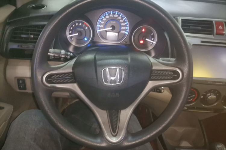 Used Honda City Classic 2012 1.5L manual Comfort version
