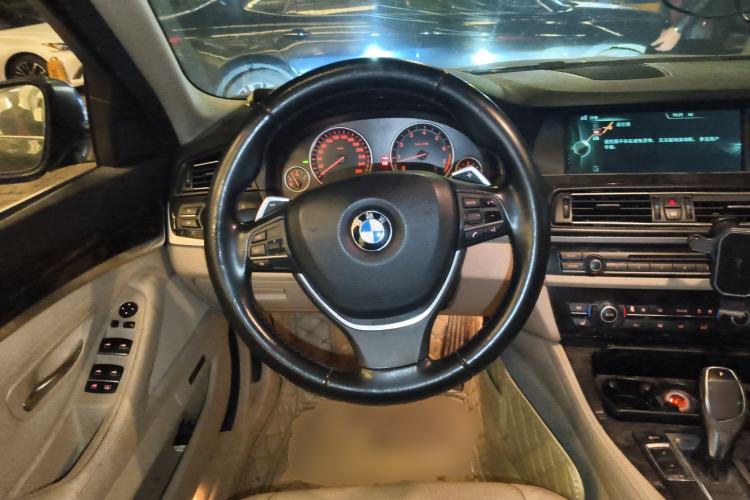 Used BMW 5 Series 2013 535Li Leading Model
